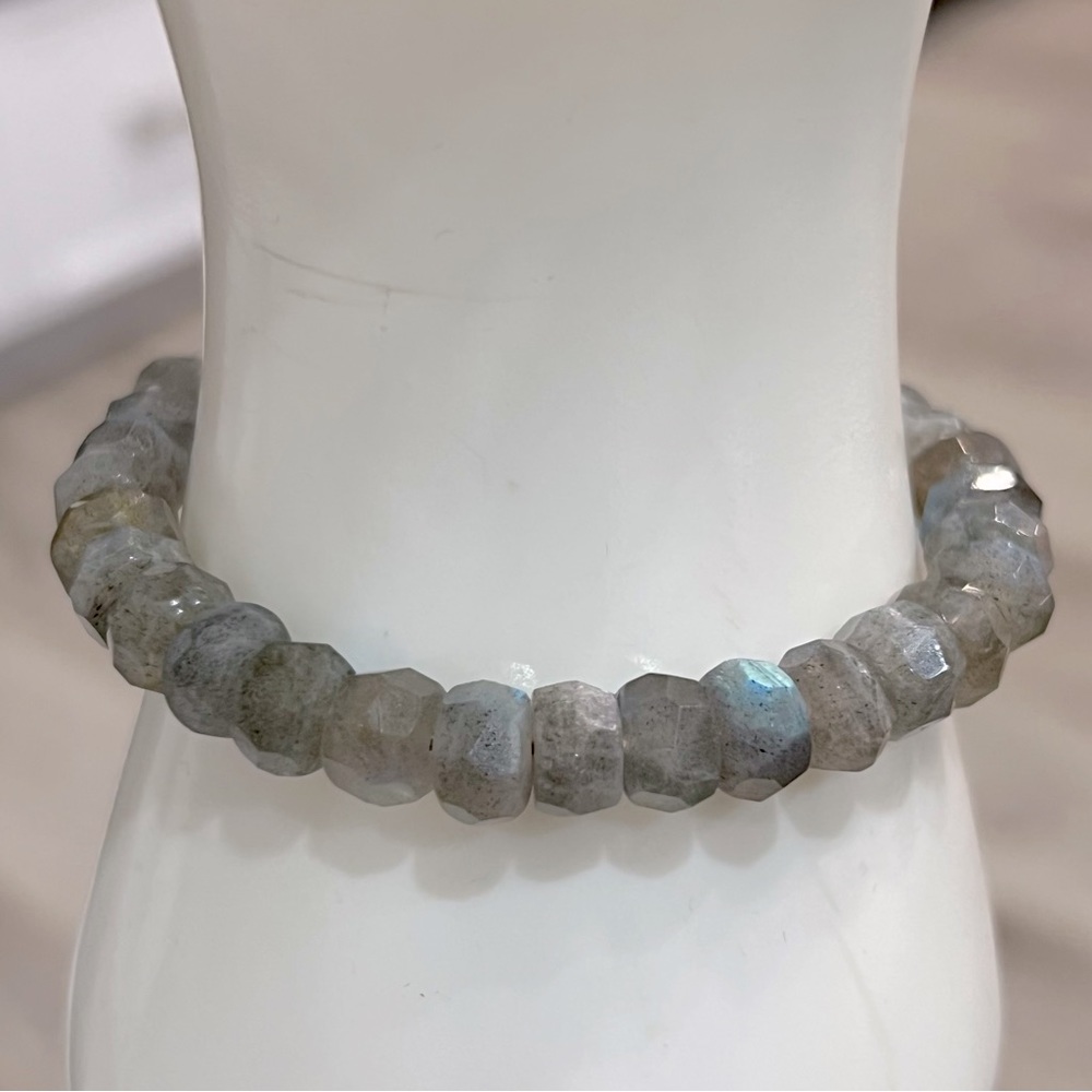 Malagasy Labradorite Sterling Silver BOLO Bracelet - Picture 2 of 14